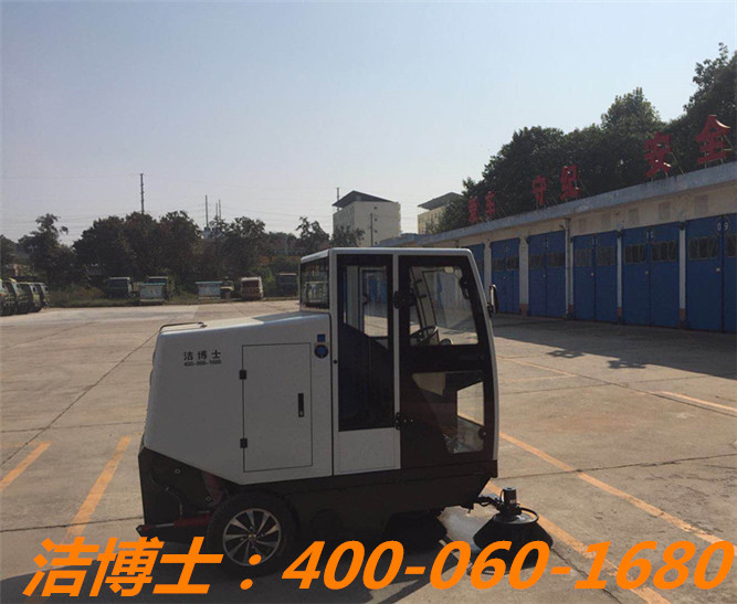 潔博士駕駛掃地車(chē)客戶案例——空軍西安軍械修理廠